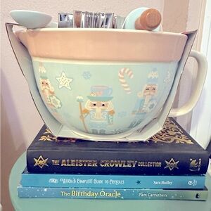 NEW - LIMITED - Bakeshop Mixing Bowl Set - Nutcracker Pattern